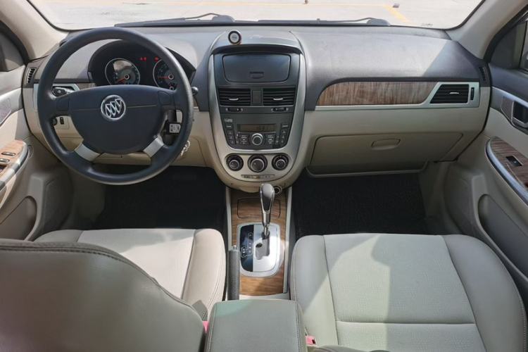 Used Buick Excelle 2015 1.5L Automatic Classic Model Interior 2