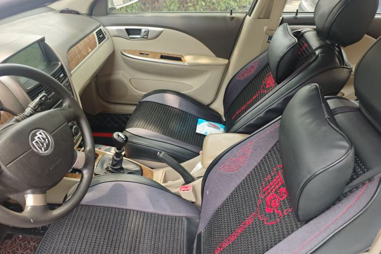 Used Buick Excelle 2015 1.5L Manual Classic Trim Interior 2