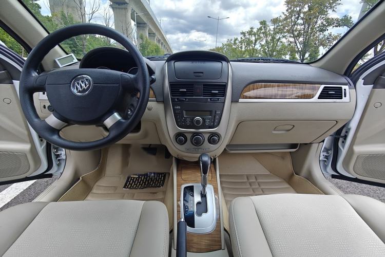 Used Buick Excelle 2015 1.5L Automatic Classic Model Interior 2