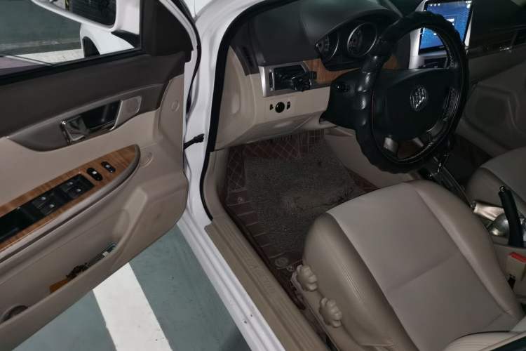 Used Buick Excelle 2015 1.5L Automatic Classic Model Interior 3