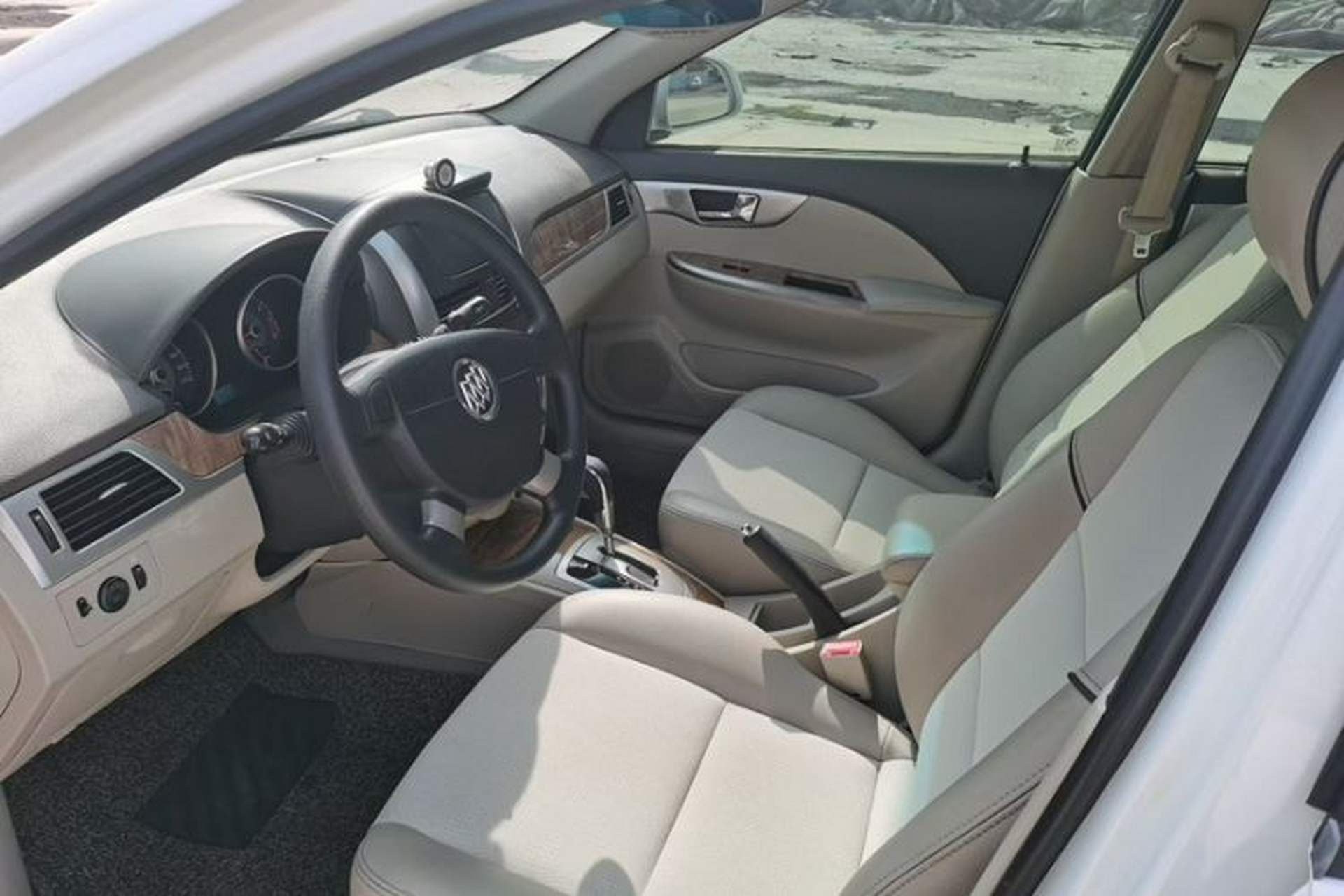 Used Buick Excelle 2015 1.5L Automatic Classic Model Interior 3