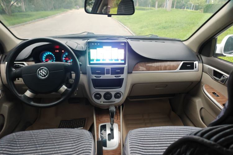 Used Buick Excelle 2015 1.5L Automatic Classic Model Interior 3