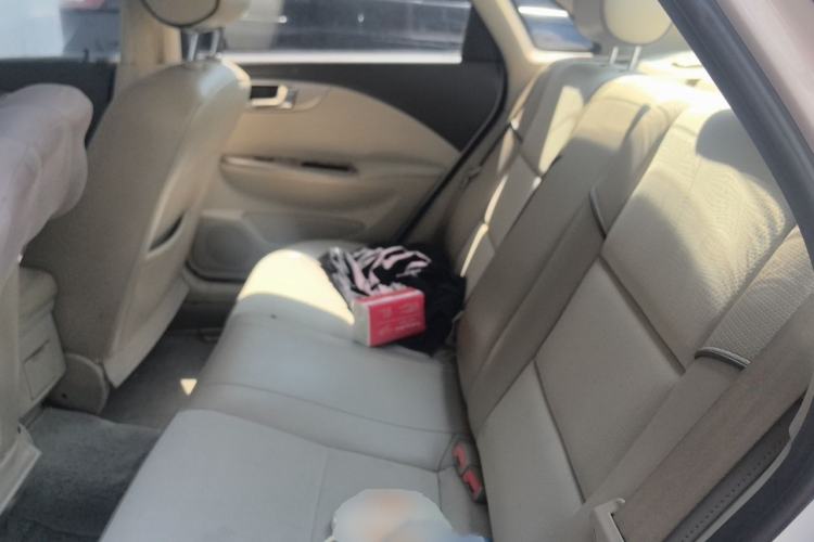 Used Buick Excelle 2015 1.5L Automatic Classic Model Interior 4