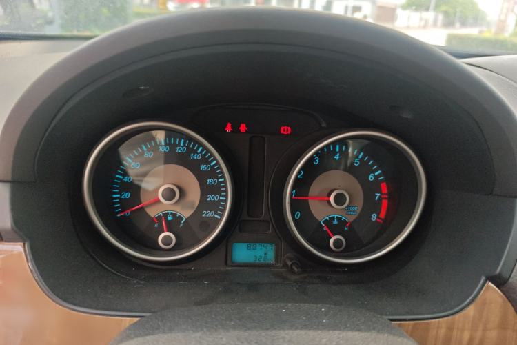 Used Buick Excelle 2015 1.5L Manual Classic Trim Interior 5