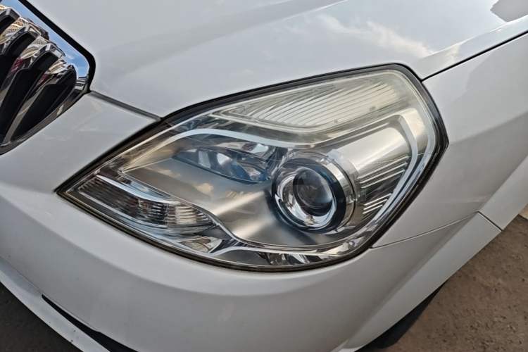 Used Buick Excelle 2015 1.5L Manual Classic Trim Left Front Headlight