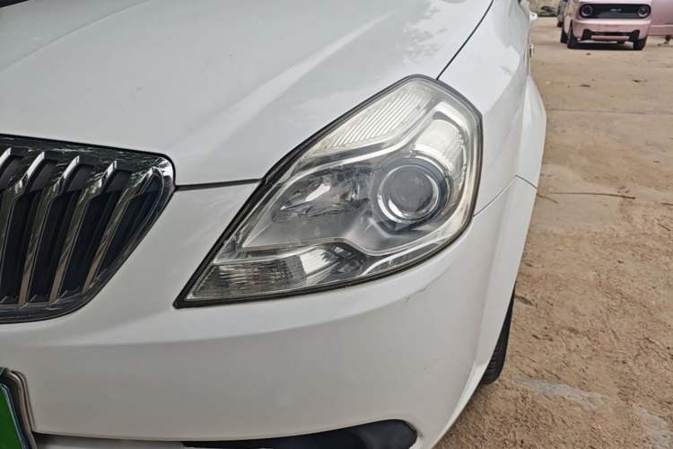 Used Buick Excelle 2015 1.5L Manual Classic Trim Left Front Headlight