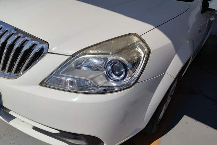 Used Buick Excelle 2015 1.5L Manual Classic Trim Left Front Headlight