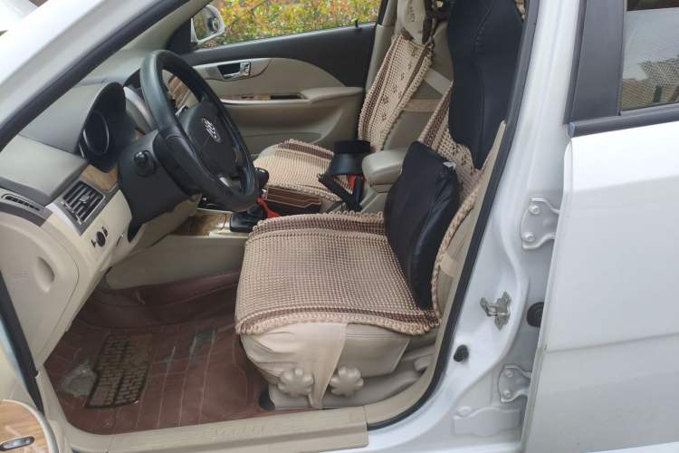 Used Buick Excelle 2015 1.5L Manual Classic Trim Left Front Seat