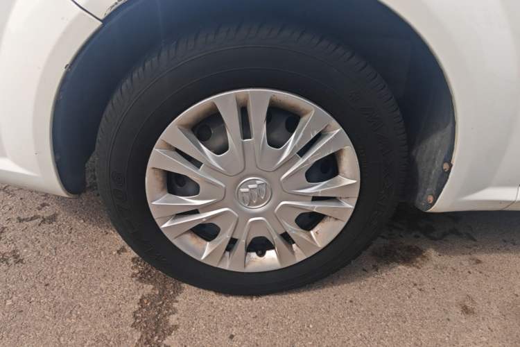 Used Buick Excelle 2015 1.5L Automatic Classic Model Left Front Wheel Hub