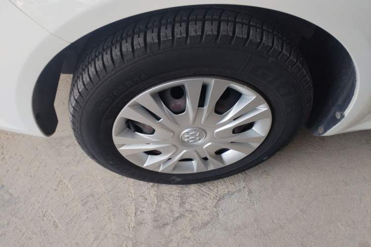 Used Buick Excelle 2015 1.5L Automatic Classic Model Left Front Wheel Hub