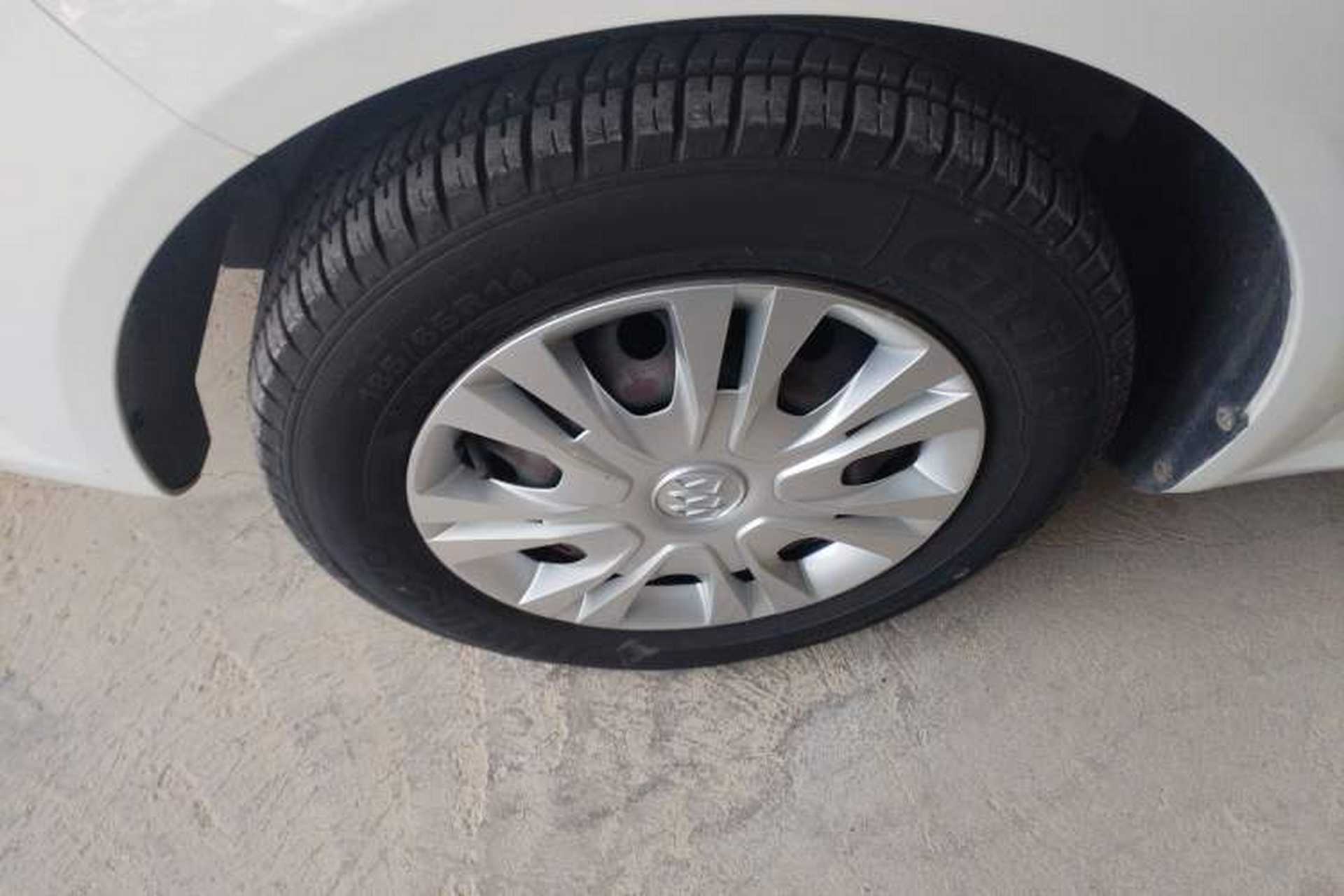 Used Buick Excelle 2015 1.5L Automatic Classic Model Left Front Wheel Hub