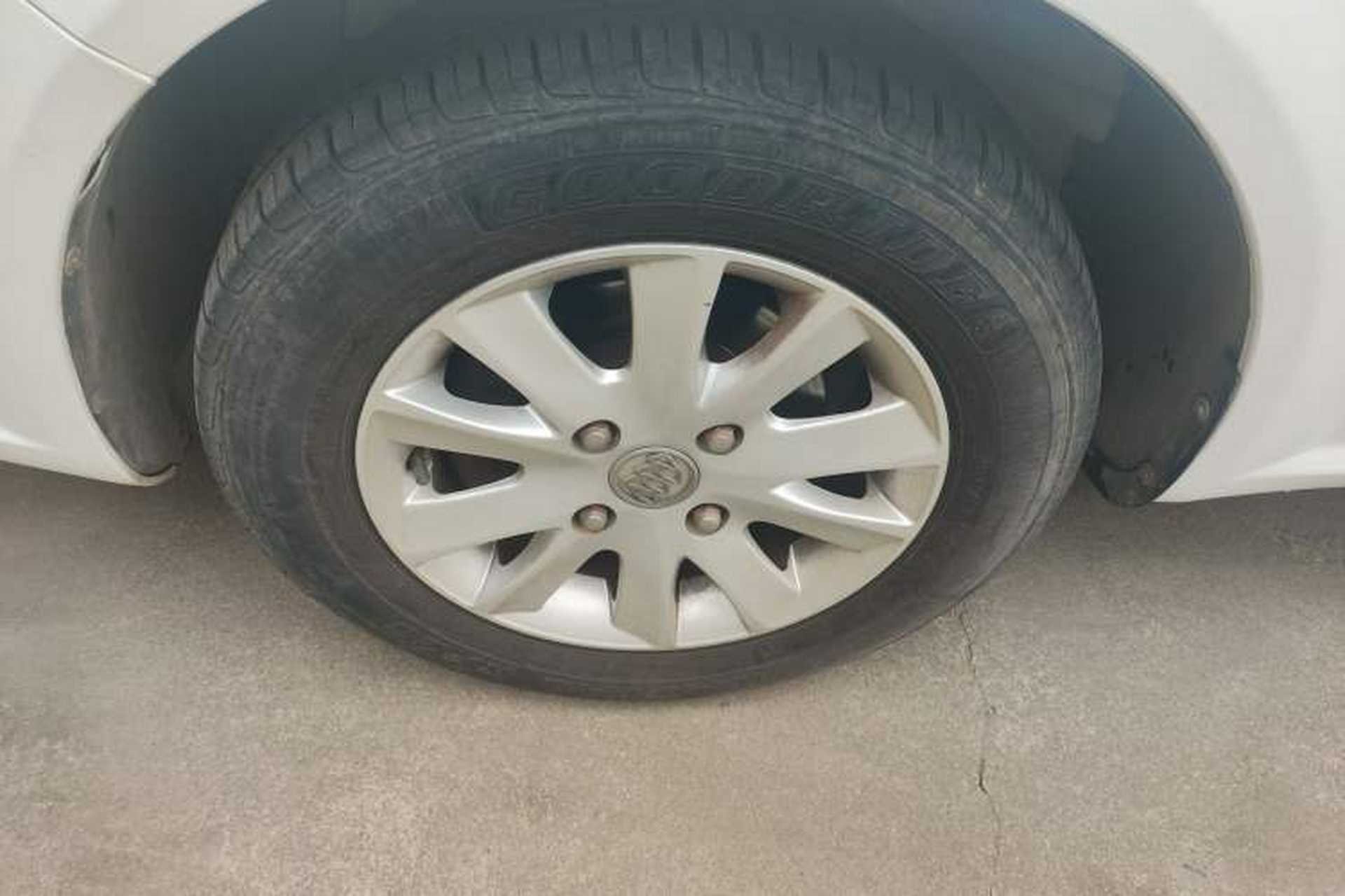 Used Buick Excelle 2015 1.5L Manual Classic Trim Left Front Wheel Hub