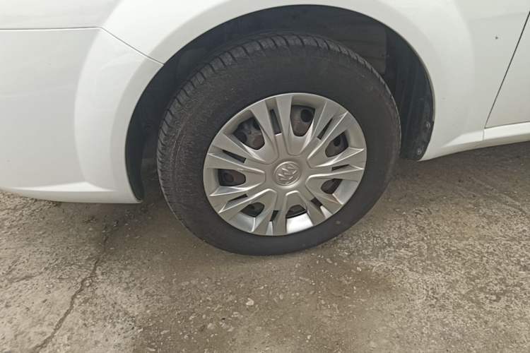 Used Buick Excelle 2015 1.5L Automatic Classic Model Left Front Wheel Hub