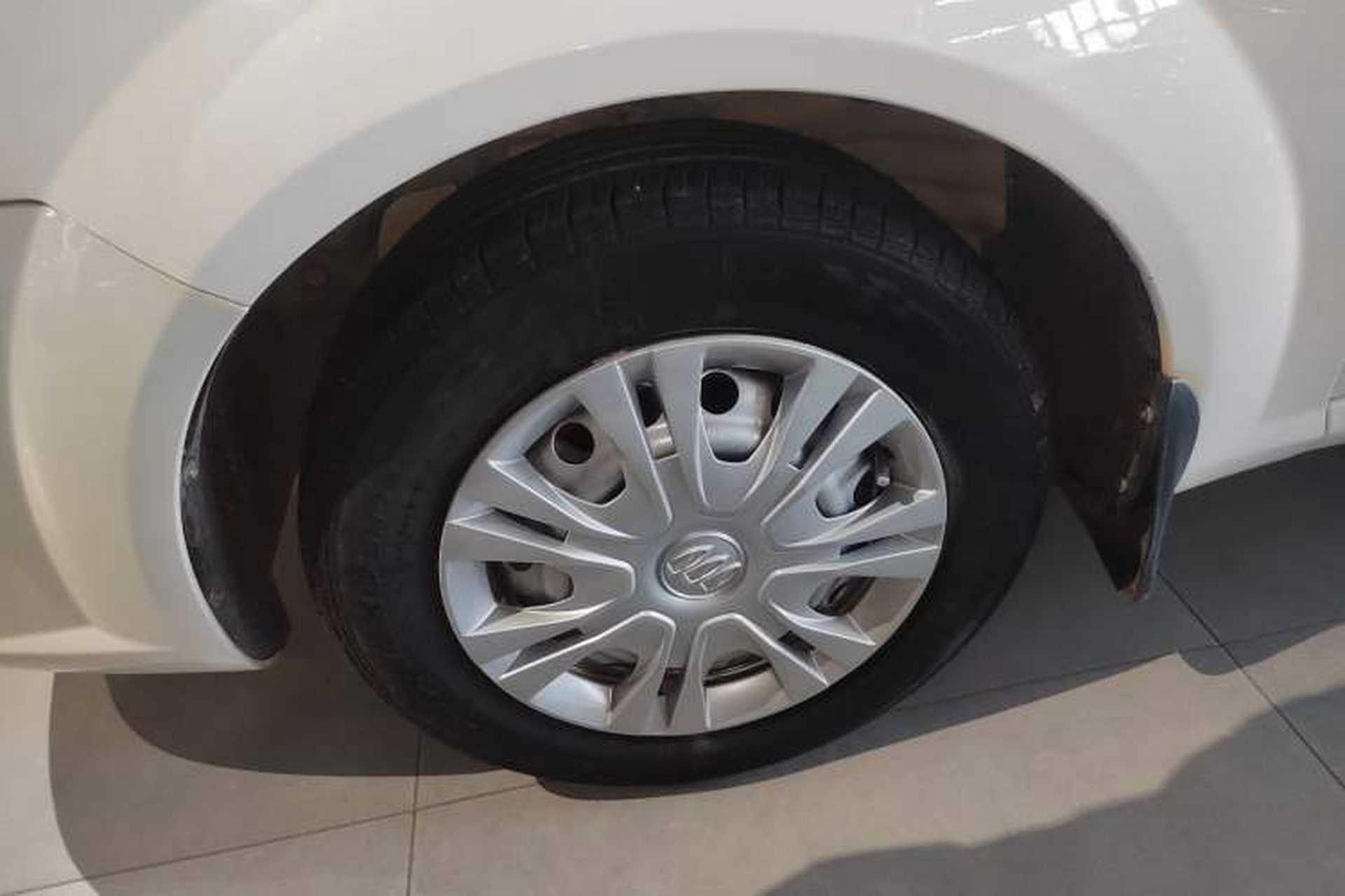 Used Buick Excelle 2015 1.5L Automatic Classic Model Left Front Wheel Hub