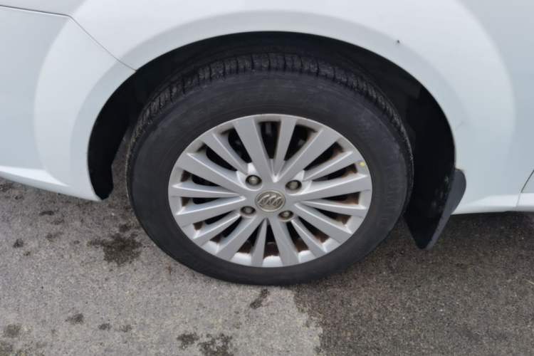 Used Buick Excelle 2015 1.5L Manual Luxury Model Left Front Wheel Hub