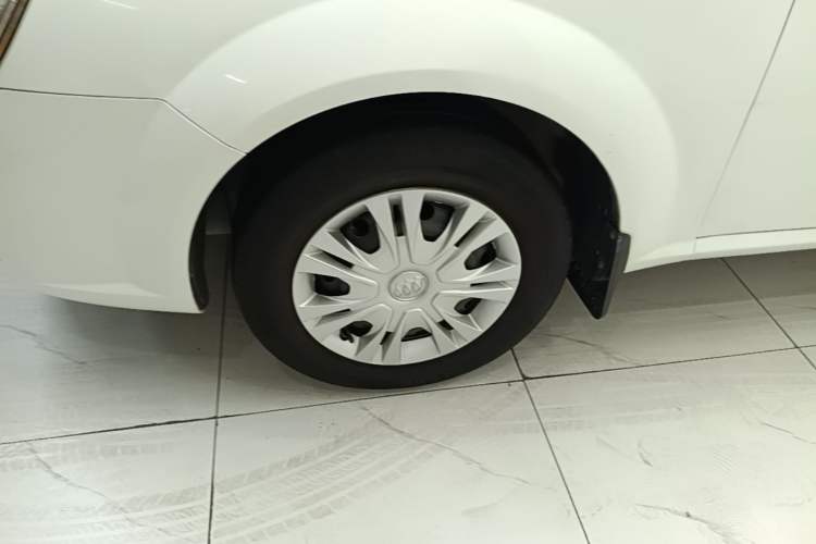 Used Buick Excelle 2015 1.5L Automatic Classic Model Left Front Wheel Hub