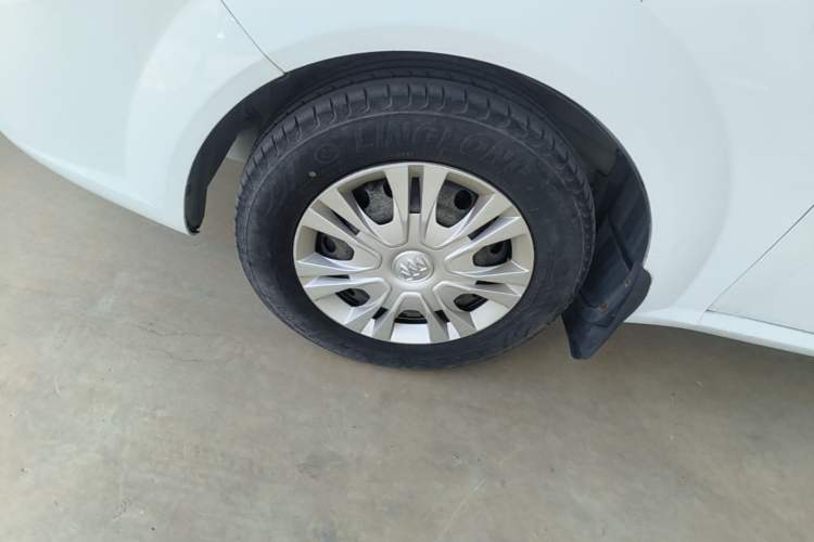 Used Buick Excelle 2015 1.5L Automatic Classic Model Left Front Wheel Hub