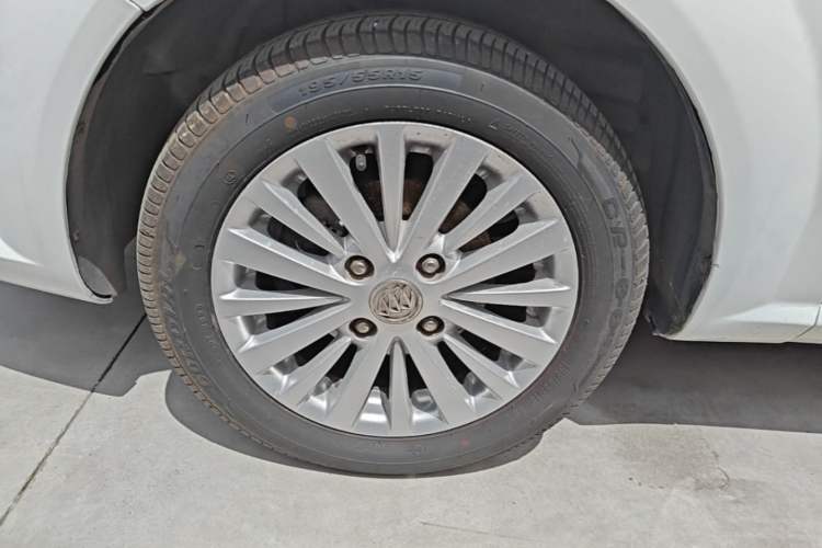 Used Buick Excelle 2015 1.5L Automatic Luxury Edition Left Front Wheel Hub