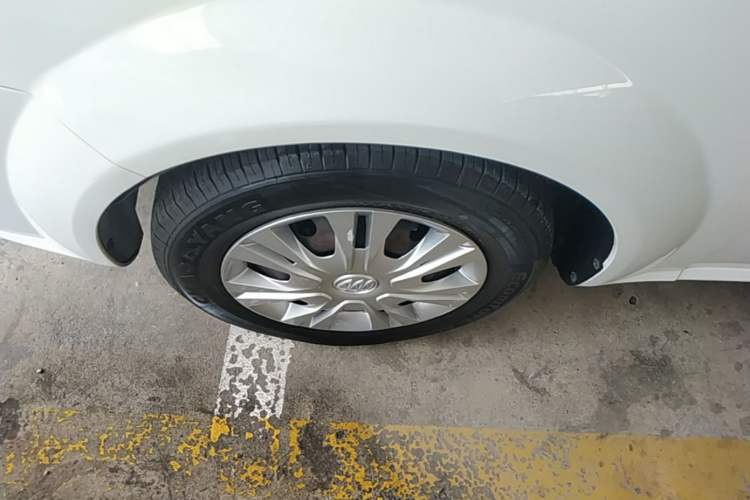 Used Buick Excelle 2015 1.5L Automatic Classic Model Left Front Wheel Hub