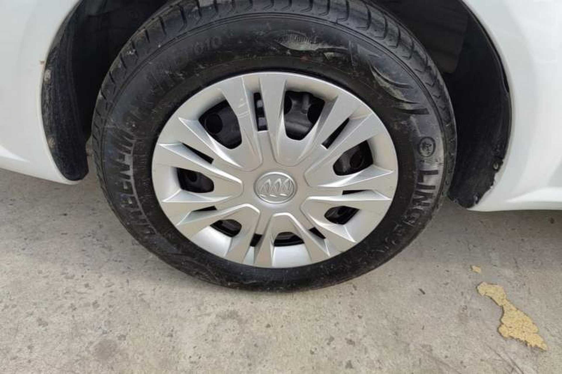Used Buick Excelle 2015 1.5L Automatic Classic Model Left Front Wheel Hub