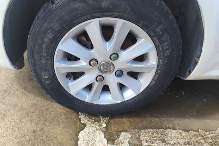 Used Buick Excelle 2015 1.5L Automatic Classic Model Left Front Wheel Hub