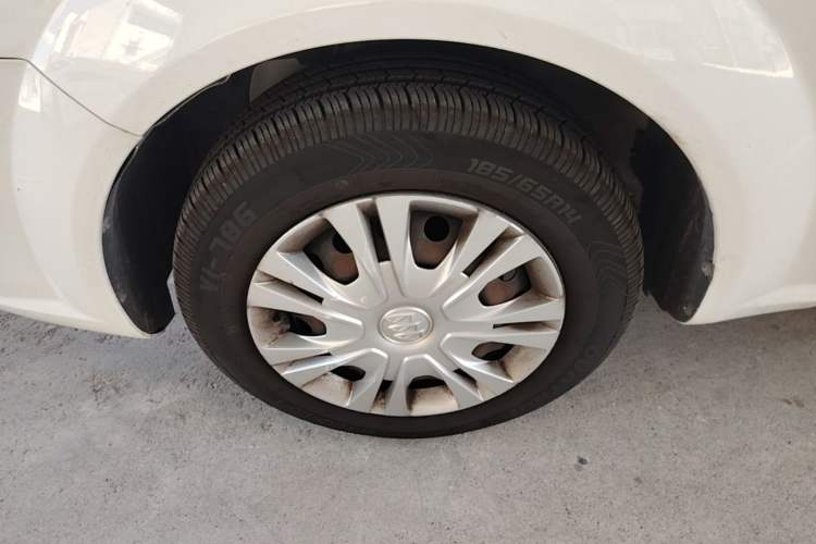 Used Buick Excelle 2015 1.5L Automatic Classic Model Left Front Wheel Hub