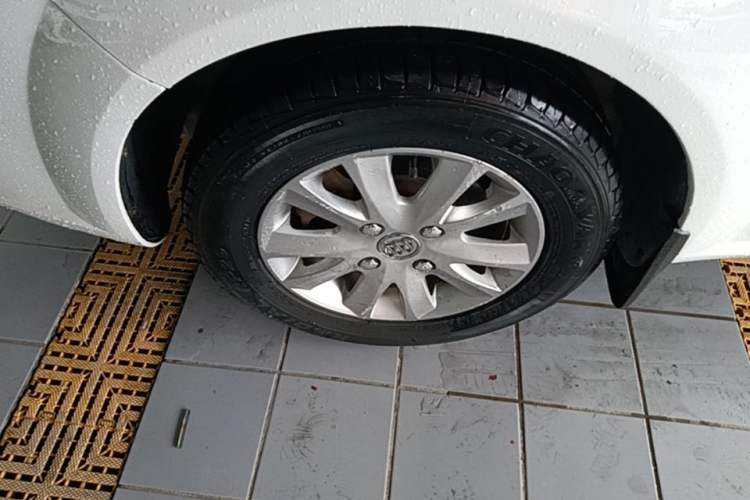 Used Buick Excelle 2015 1.5L Manual Classic Trim Left Front Wheel Hub