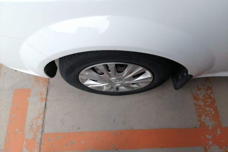 Used Buick Excelle 2015 1.5L Automatic Classic Model Left Front Wheel Hub