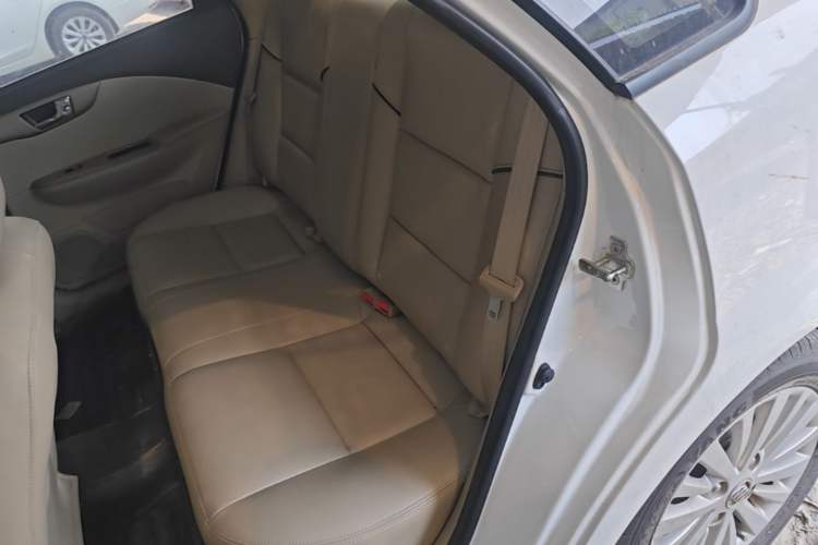 Used Buick Excelle 2015 1.5L Automatic Luxury Edition Left Rear Seat