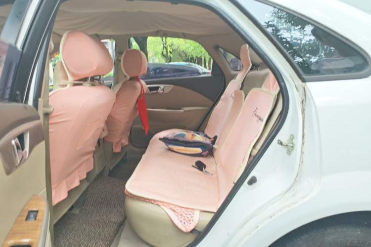 Used Buick Excelle 2015 1.5L Automatic Classic Model Left Rear Seat