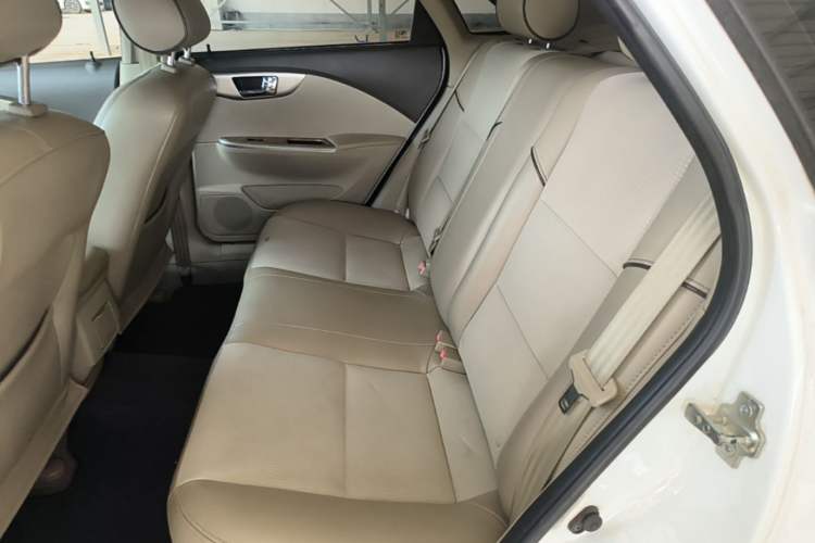Used Buick Excelle 2015 1.5L Automatic Classic Model Left Rear Seat