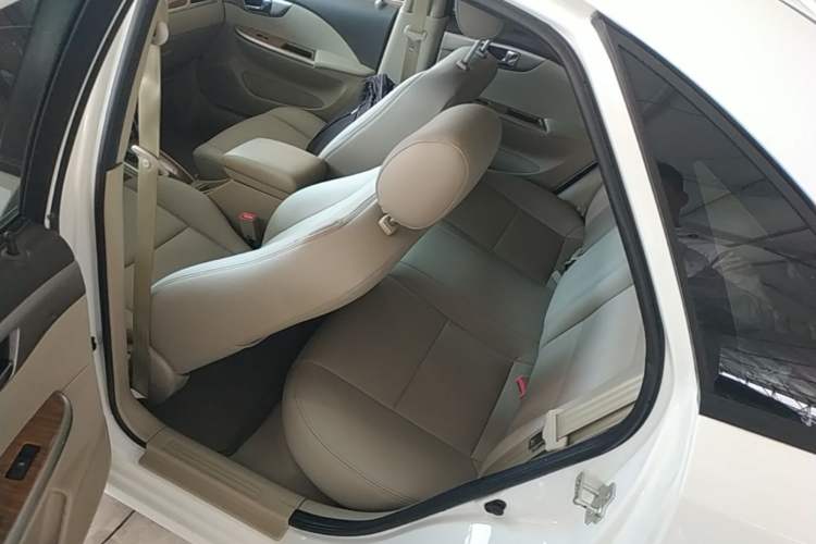 Used Buick Excelle 2015 1.5L Automatic Classic Model Left Rear Seat