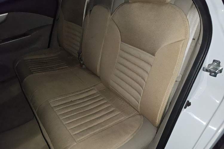 Used Buick Excelle 2015 1.5L Manual Luxury Model Left Rear Seat