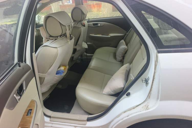 Used Buick Excelle 2015 1.5L Automatic Classic Model Left Rear Seat