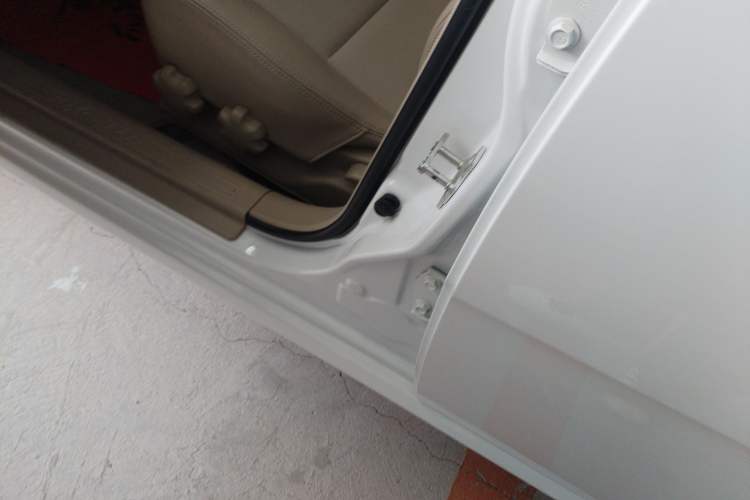 Used Buick Excelle 2015 1.5L Automatic Classic Model Left Side Sill