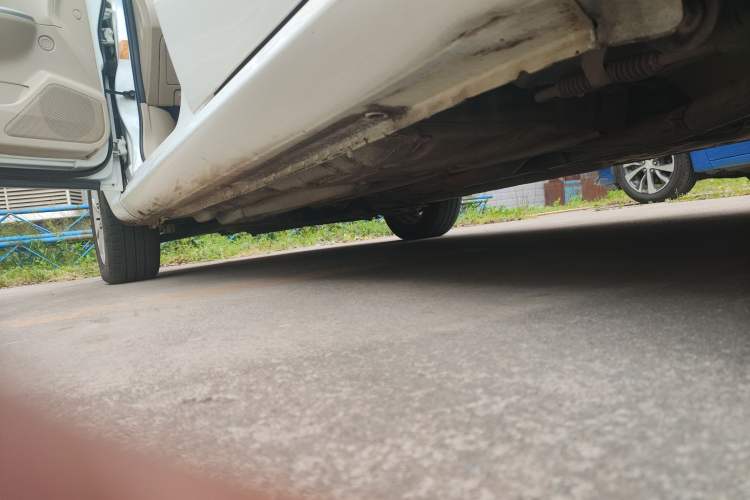 Used Buick Excelle 2015 1.5L Manual Classic Trim Left Side Sill