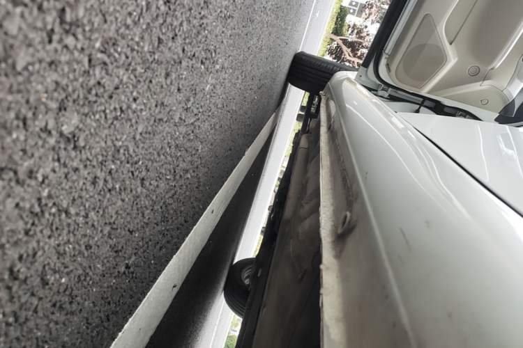 Used Buick Excelle 2015 1.5L Manual Classic Trim Left Side Sill