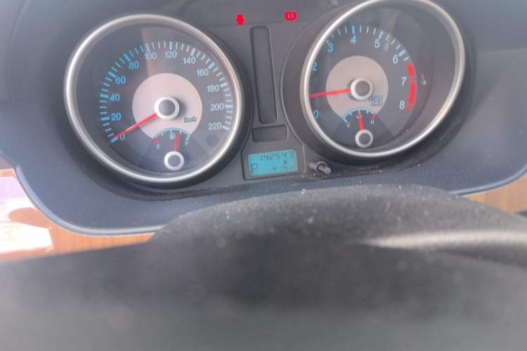 Used Buick Excelle 2015 1.5L Automatic Classic Model Odometer Close Up