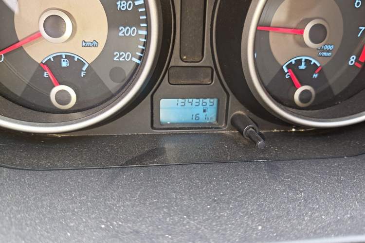Used Buick Excelle 2015 1.5L Manual Classic Trim Odometer Close Up