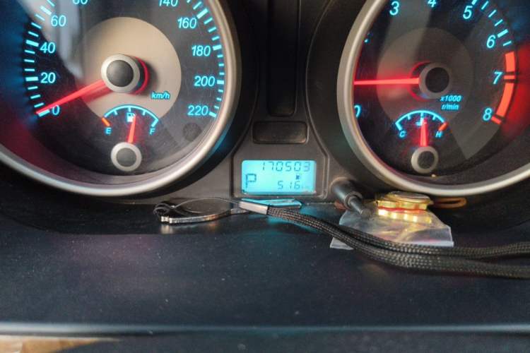 Used Buick Excelle 2015 1.5L Automatic Classic Model Odometer Close Up