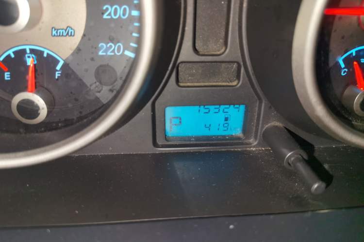 Used Buick Excelle 2015 1.5L Automatic Classic Model Odometer Close Up