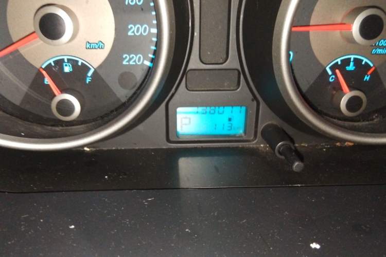 Used Buick Excelle 2015 1.5L Automatic Classic Model Odometer Close Up