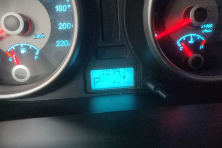 Used Buick Excelle 2015 1.5L Automatic Classic Model Odometer Close Up