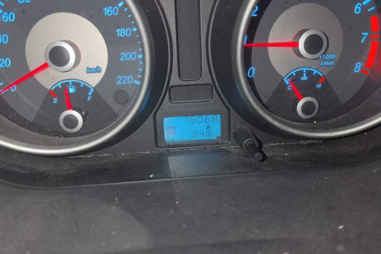 Used Buick Excelle 2015 1.5L Automatic Classic Model Odometer Close Up