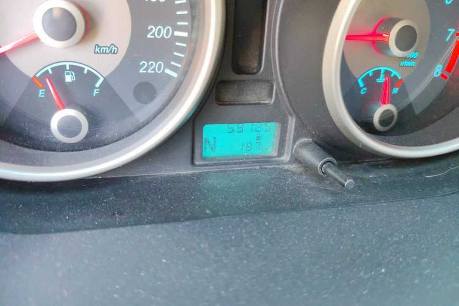 Used Buick Excelle 2015 1.5L Automatic Classic Model Odometer Close Up