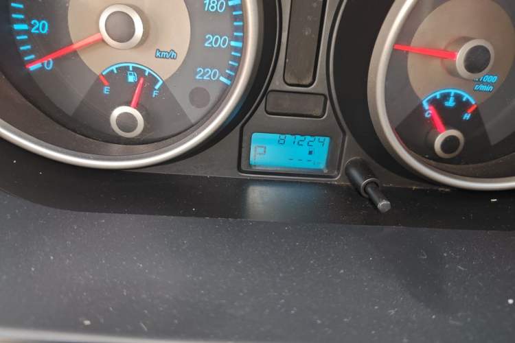 Used Buick Excelle 2015 1.5L Automatic Classic Model Odometer Close Up