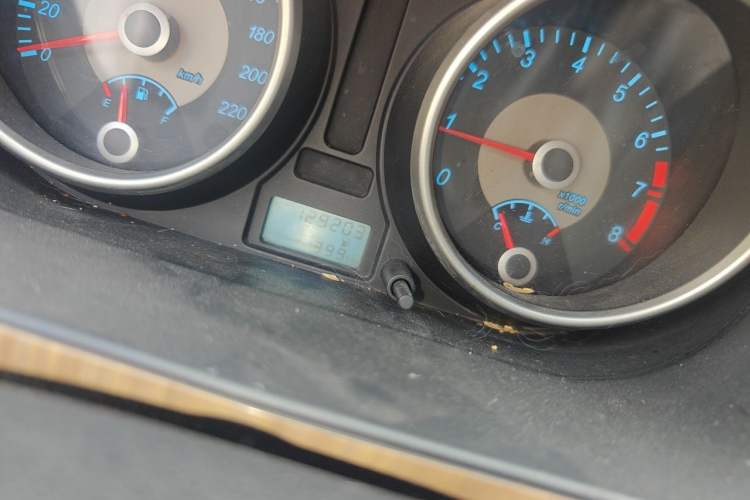 Used Buick Excelle 2015 1.5L Manual Luxury Model Odometer Close Up
