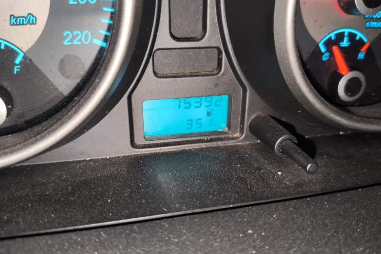 Used Buick Excelle 2015 1.5L Manual Classic Trim Odometer Close Up