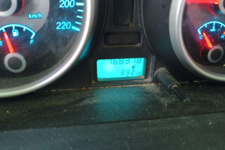 Used Buick Excelle 2015 1.5L Manual Classic Trim Odometer Close Up