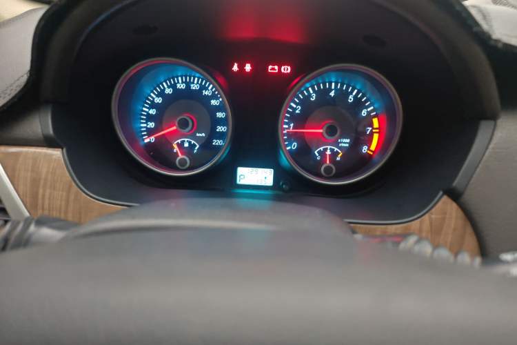 Used Buick Excelle 2015 1.5L Automatic Classic Model Odometer Close Up